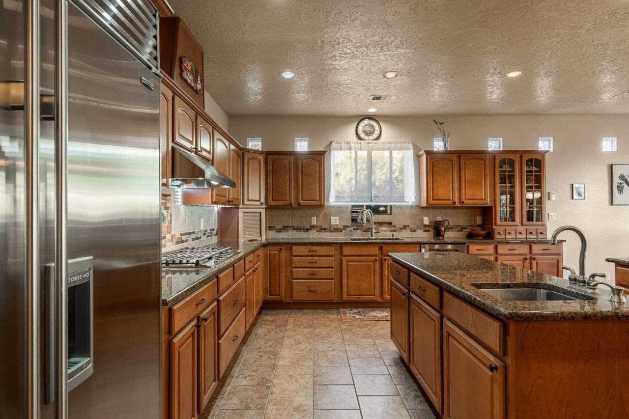 Albuquerque, New Mexico, 87114, United States, 3 Bedrooms Bedrooms, ,3 BathroomsBathrooms,Residential,For Sale,1996892