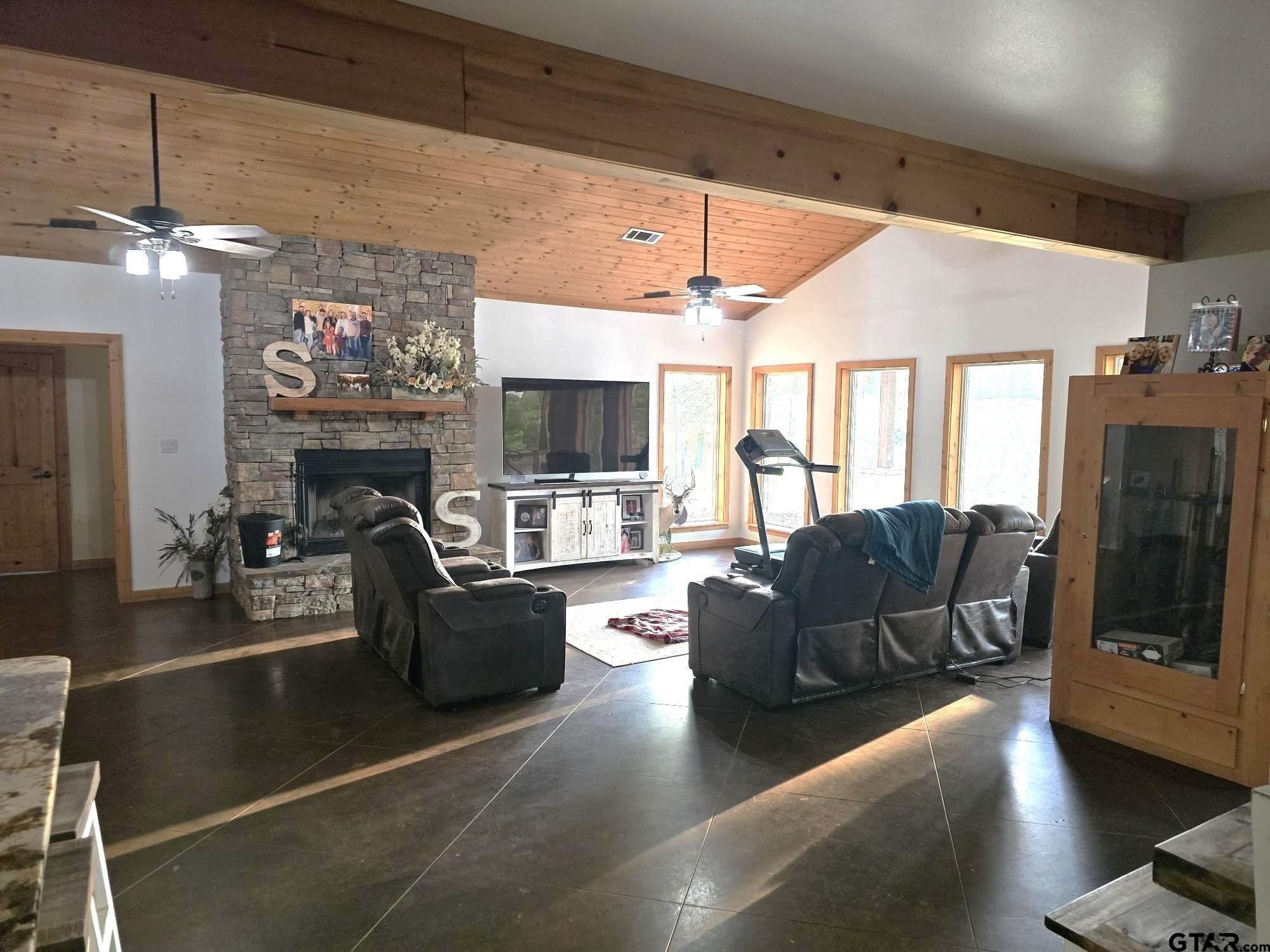 Hughes Springs, Texas, 75656, United States, 4 Bedrooms Bedrooms, ,3 BathroomsBathrooms,Residential,For Sale,1974783