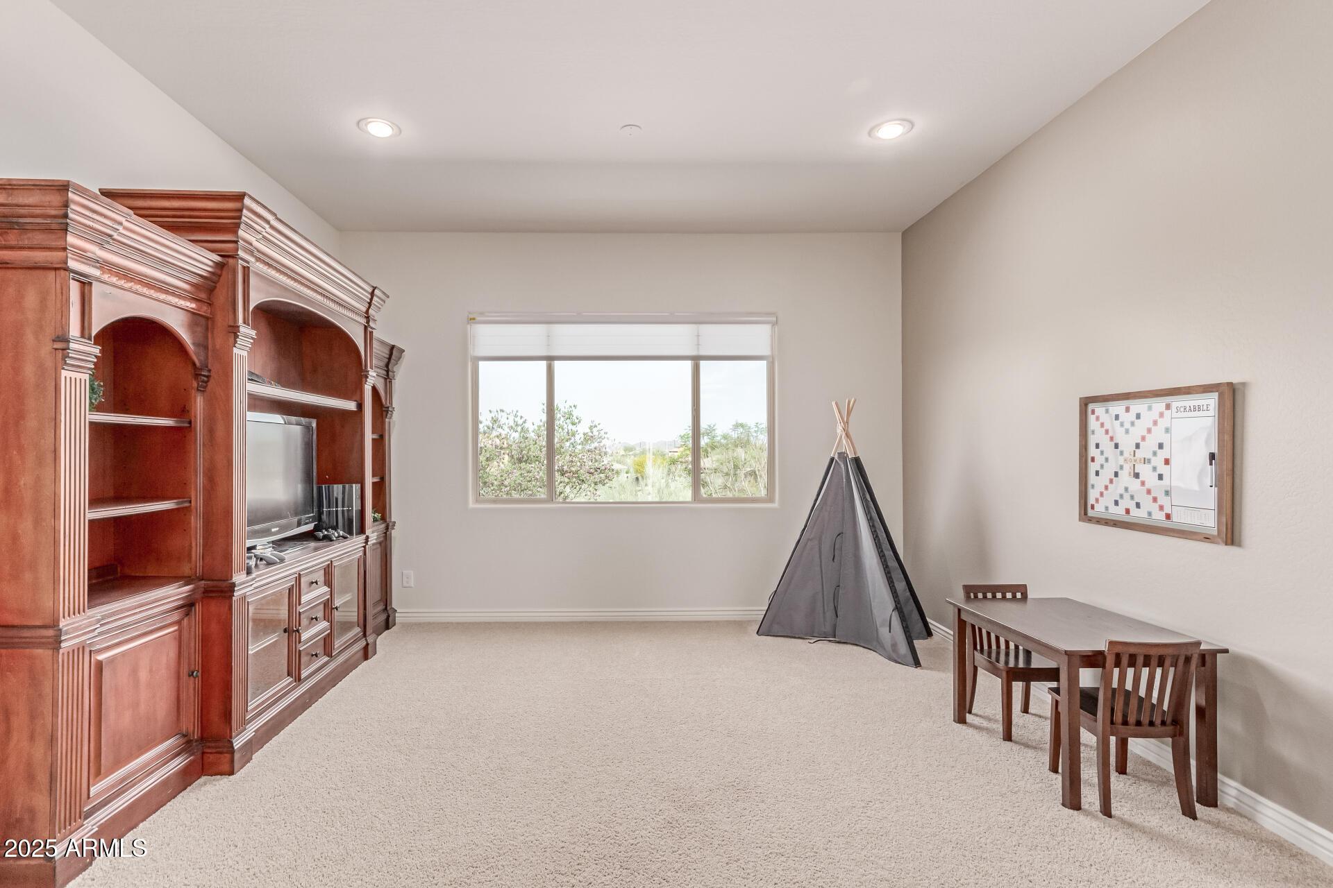 Phoenix, Arizona, 85050, United States, 5 Bedrooms Bedrooms, ,4 BathroomsBathrooms,Residential,For Sale,1980478