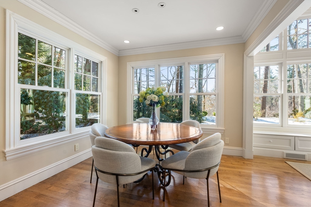 Wellesley, Massachusetts, 02482, United States, 6 Bedrooms Bedrooms, ,8 BathroomsBathrooms,Residential,For Sale,1988336