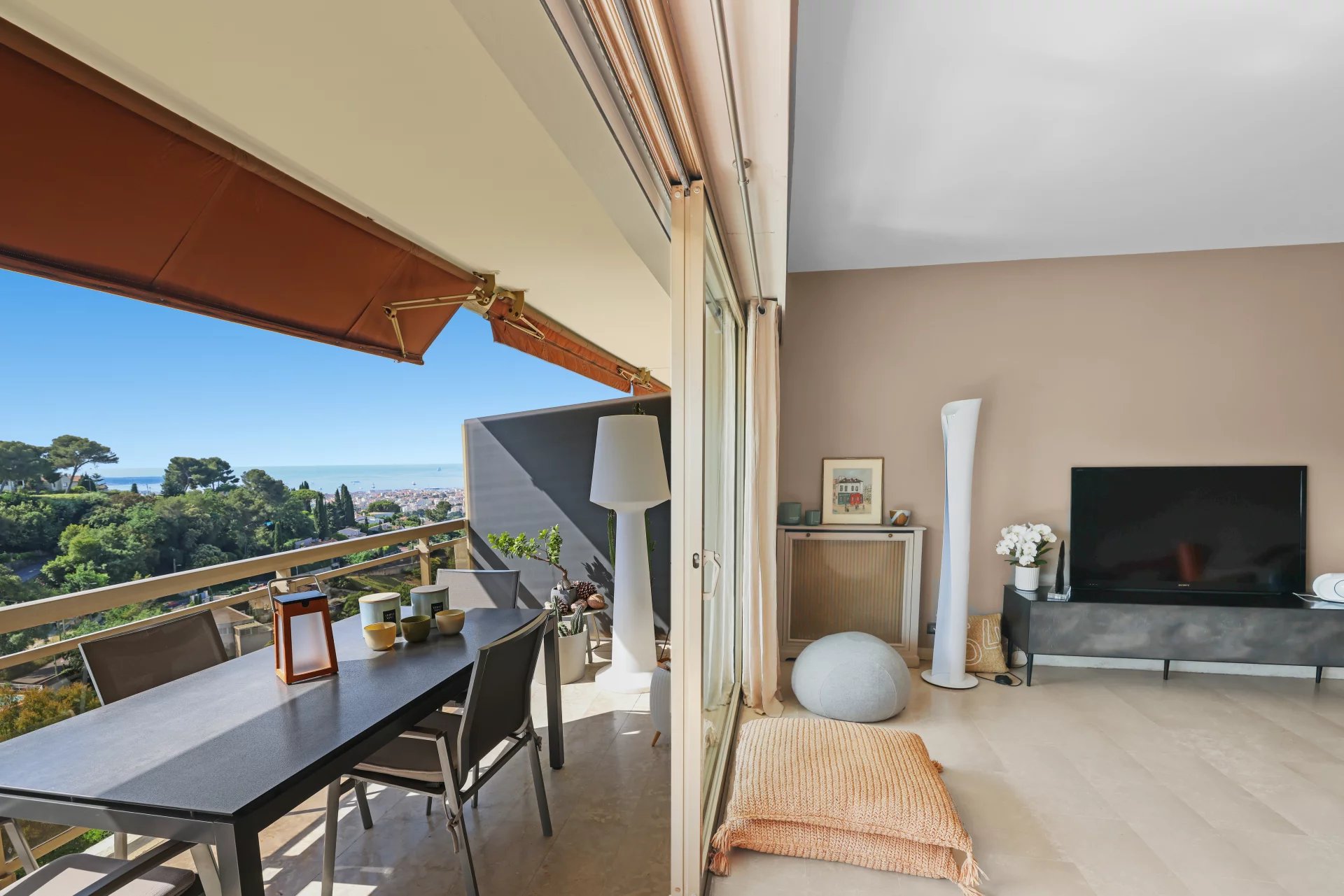 Le Cannet, Provence-Alpes-Côte d’Azur, 06110, FR, 2 Bedrooms Bedrooms, ,2 BathroomsBathrooms,Residential,For Sale,1829506