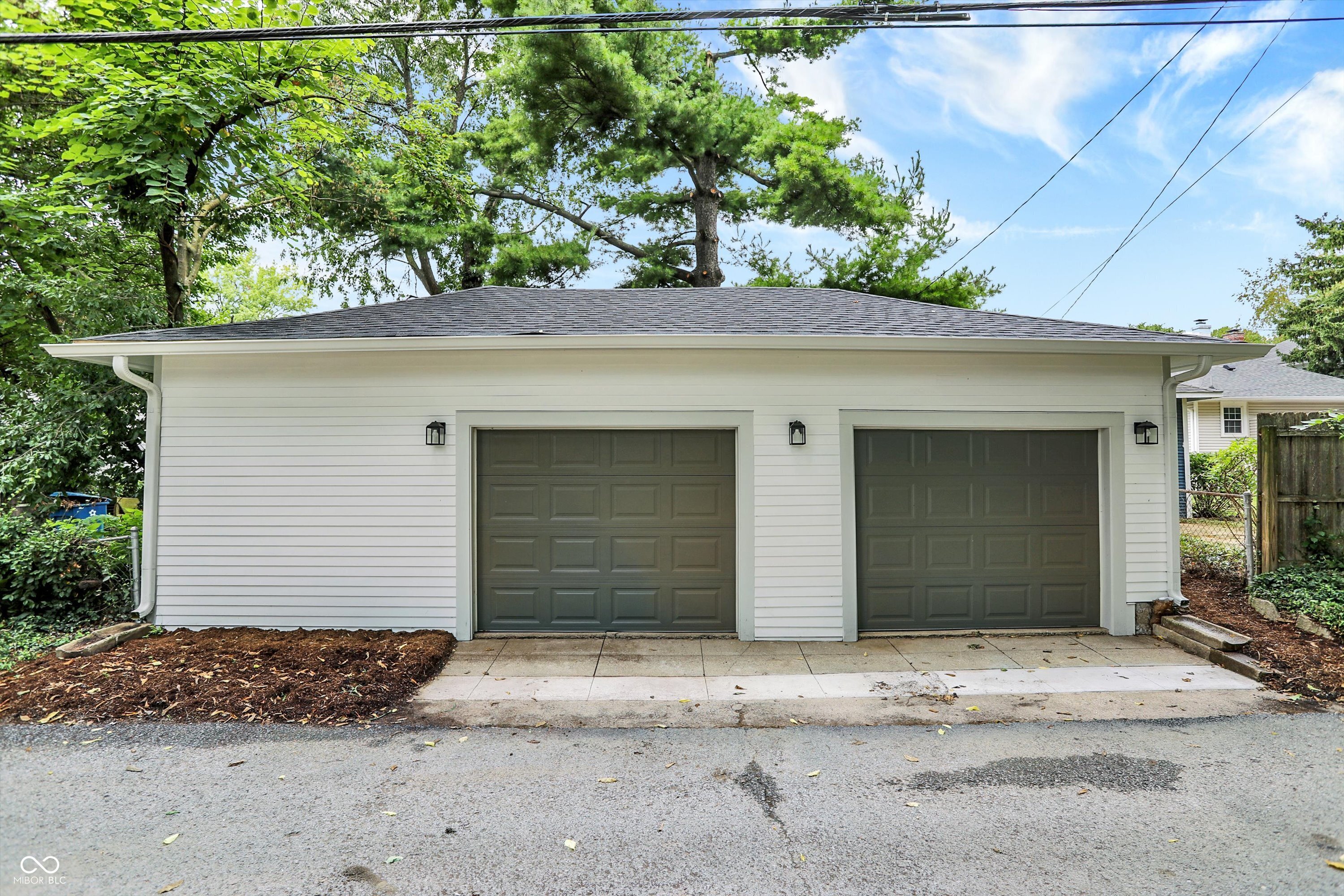 Indianapolis, Indiana, 46205, United States, 3 Bedrooms Bedrooms, ,3 BathroomsBathrooms,Residential,For Sale,1982816