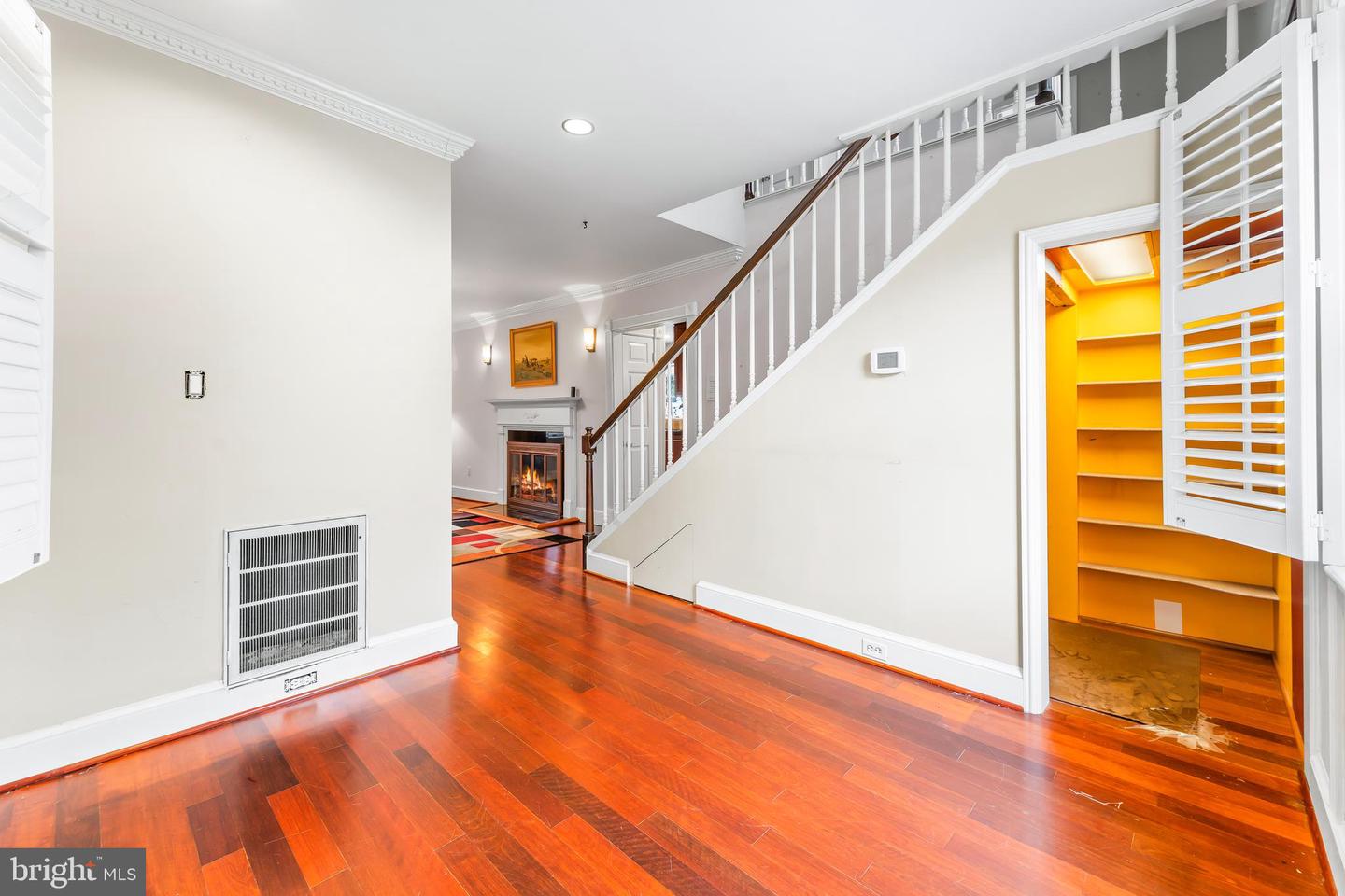 Hyattsville, Maryland, 20781, United States, 3 Bedrooms Bedrooms, ,1 BathroomBathrooms,Residential,For Sale,1998955