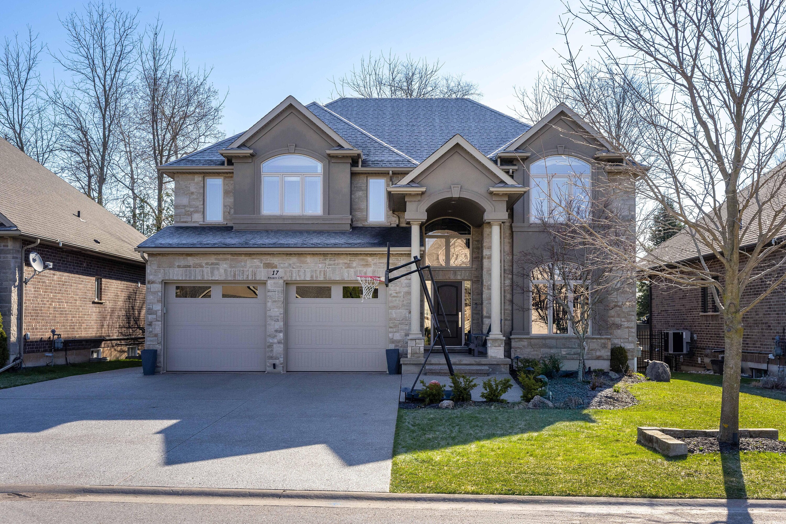  Exceptional Executive Home - 物件實景