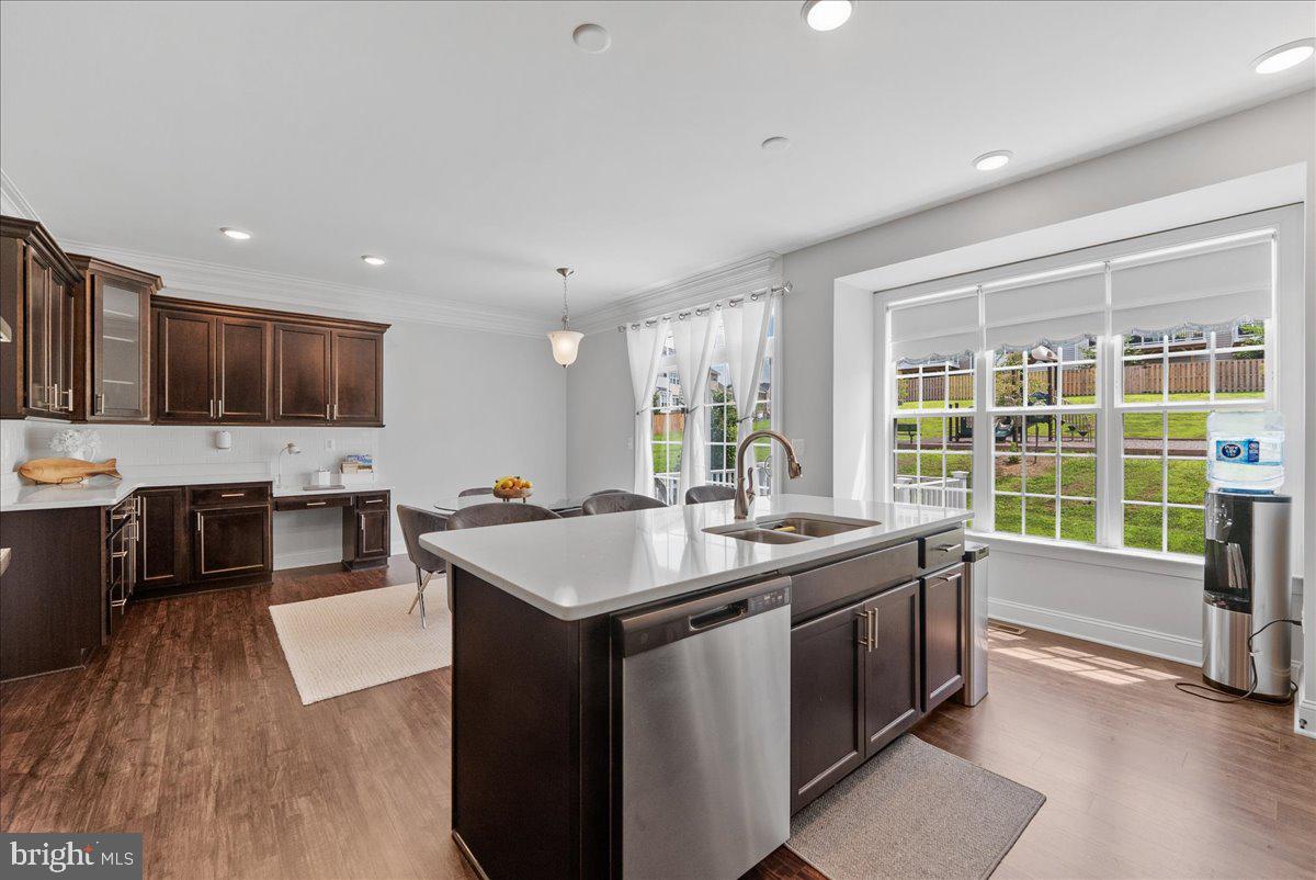 Woodbridge, Virginia, 22193, United States, 3 Bedrooms Bedrooms, ,4 BathroomsBathrooms,Residential,For Sale,1921081