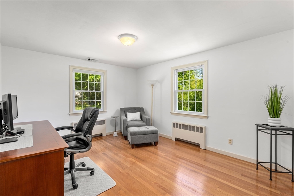 Weston, Massachusetts, 02493, United States, 4 Bedrooms Bedrooms, ,3 BathroomsBathrooms,Residential,For Sale,1838701