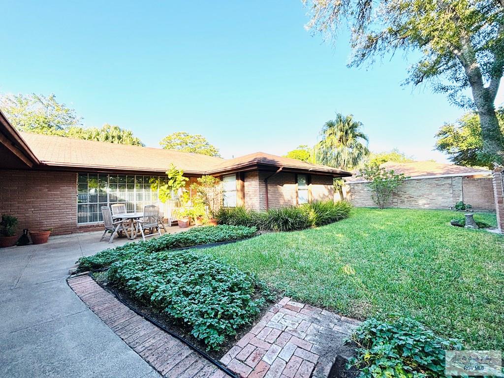 Brownsville, Texas, 78521, United States, 4 Bedrooms Bedrooms, ,4 BathroomsBathrooms,Residential,For Sale,1991275