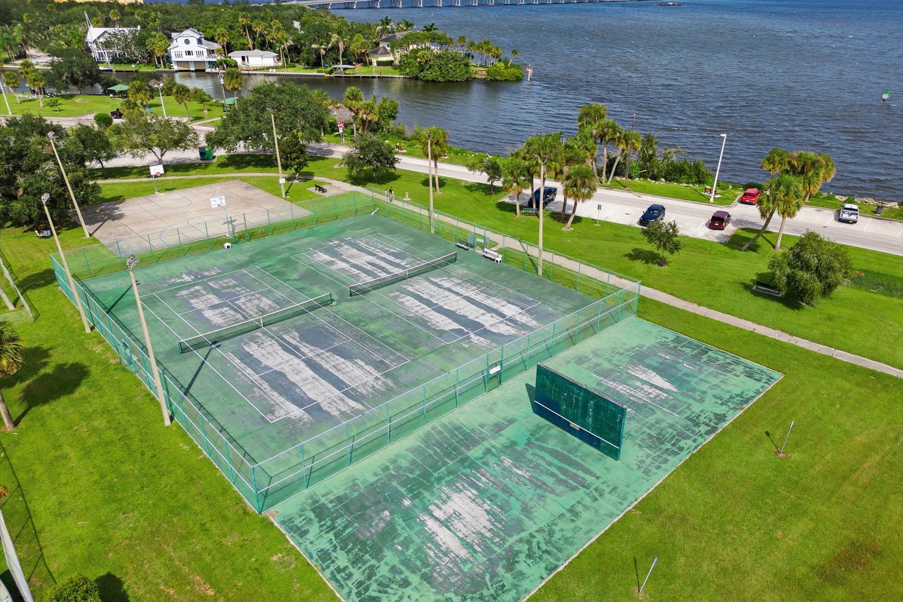  446 Coral Drive, Melbourne, FL, 32935 - 物件實景