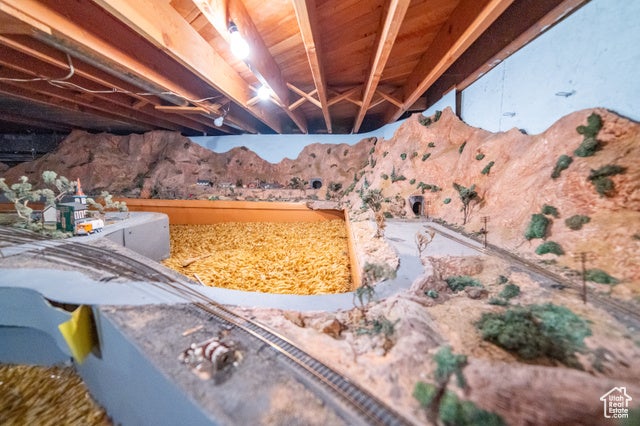 Cottonwood Heights, Utah, 84121, United States, 4 Bedrooms Bedrooms, ,1 BathroomBathrooms,Residential,For Sale,1975513