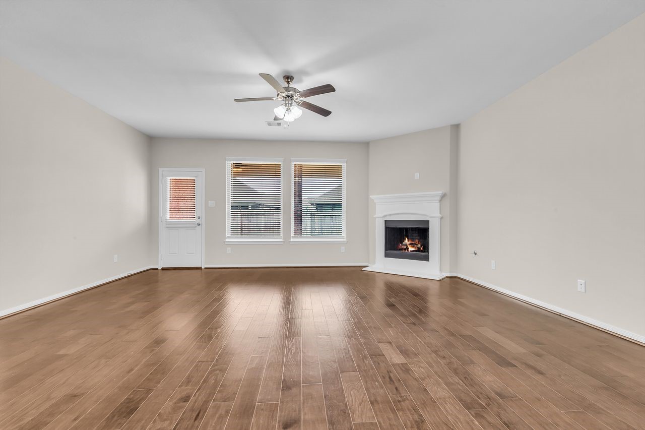 Conroe, Texas, 77384, United States, 4 Bedrooms Bedrooms, ,4 BathroomsBathrooms,Residential,For Sale,1995789