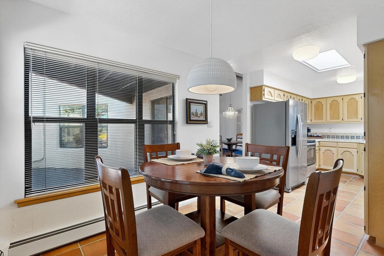 Santa Fe, New Mexico, 87507, United States, 3 Bedrooms Bedrooms, ,2 BathroomsBathrooms,Residential,For Sale,1955311