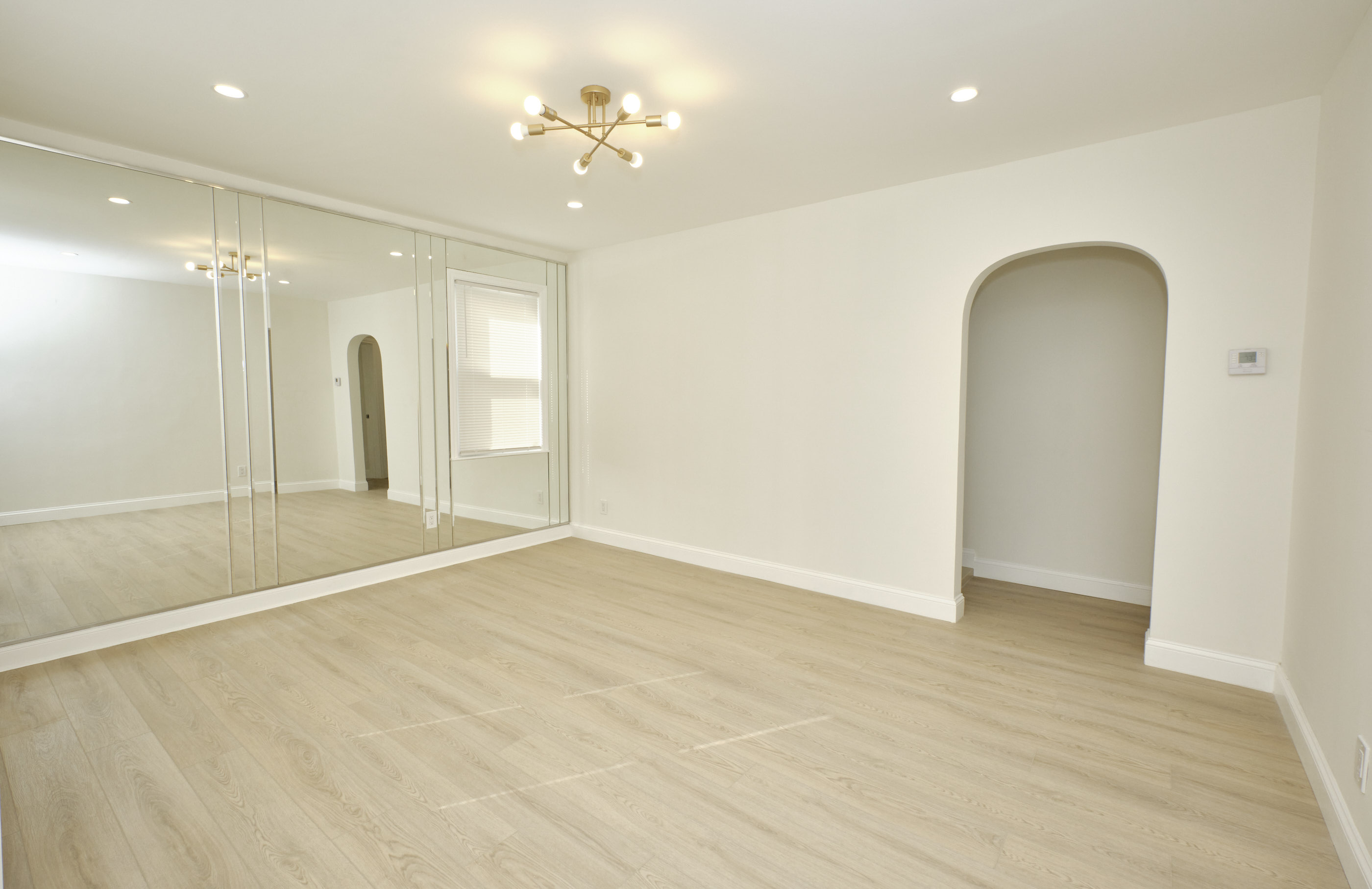 Elmont, New York, 11003, United States, 5 Bedrooms Bedrooms, ,2 BathroomsBathrooms,Residential,For Sale,1981146