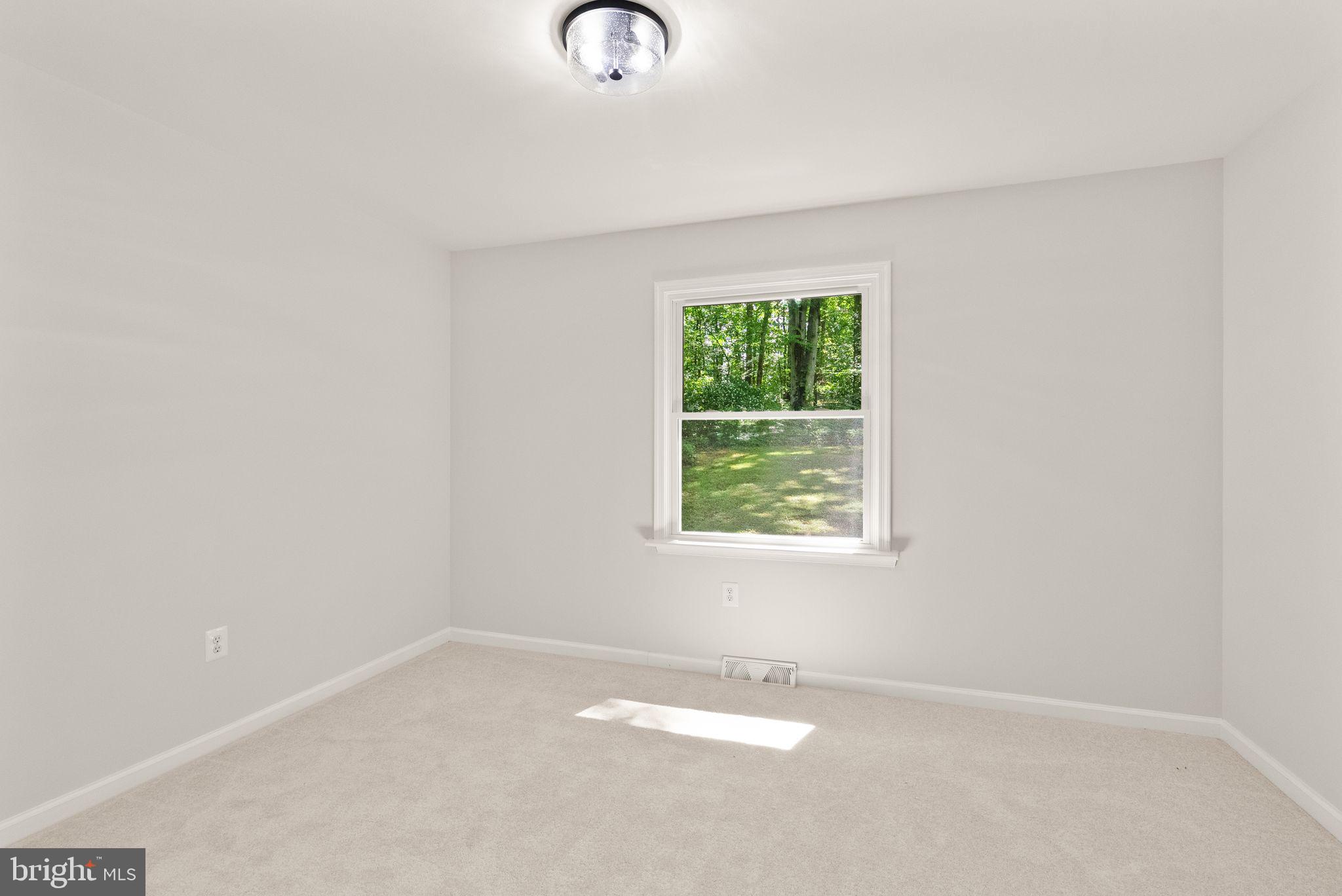 Woodbridge, Virginia, 22193, United States, 6 Bedrooms Bedrooms, ,3 BathroomsBathrooms,Residential,For Sale,1900588