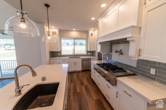 Pine Canyon, Utah, 84074, United States, 4 Bedrooms Bedrooms, ,3 BathroomsBathrooms,Residential,For Sale,1977418