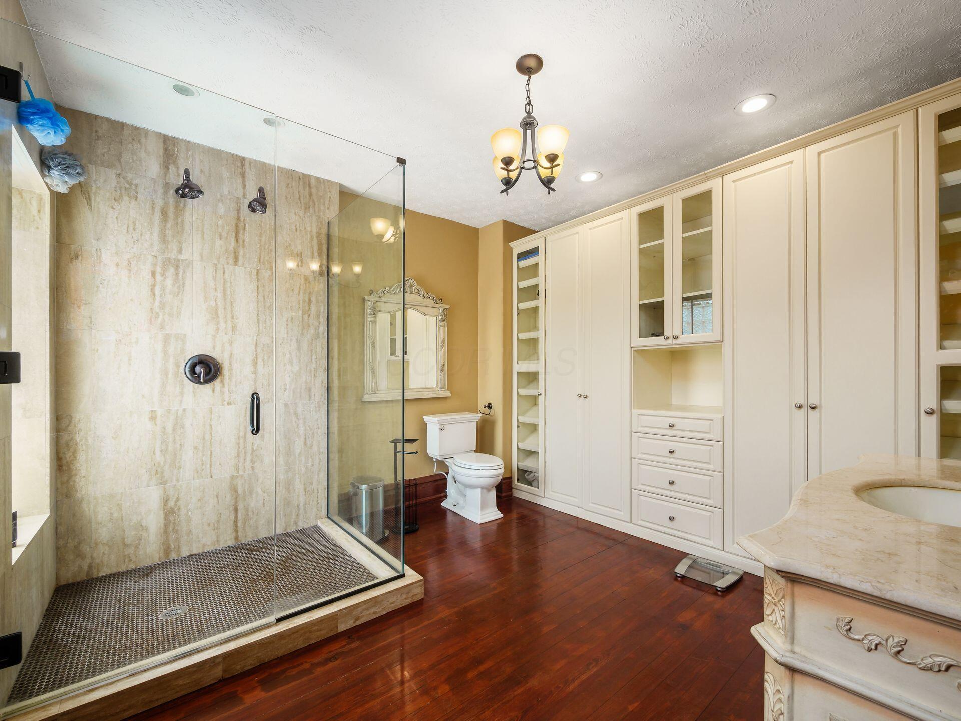 Columbus, Ohio, 43201, United States, 3 Bedrooms Bedrooms, ,4 BathroomsBathrooms,Residential,For Sale,1858166