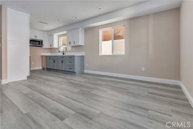 Hawaiian Gardens, California, 90716, United States, 6 Bedrooms Bedrooms, ,Residential,For Sale,1985769