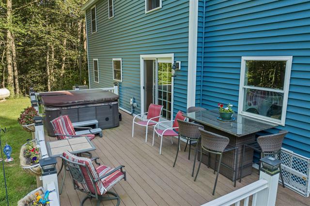 Deerfield, New Hampshire, 03037, United States, 4 Bedrooms Bedrooms, ,1 BathroomBathrooms,Residential,For Sale,1902997