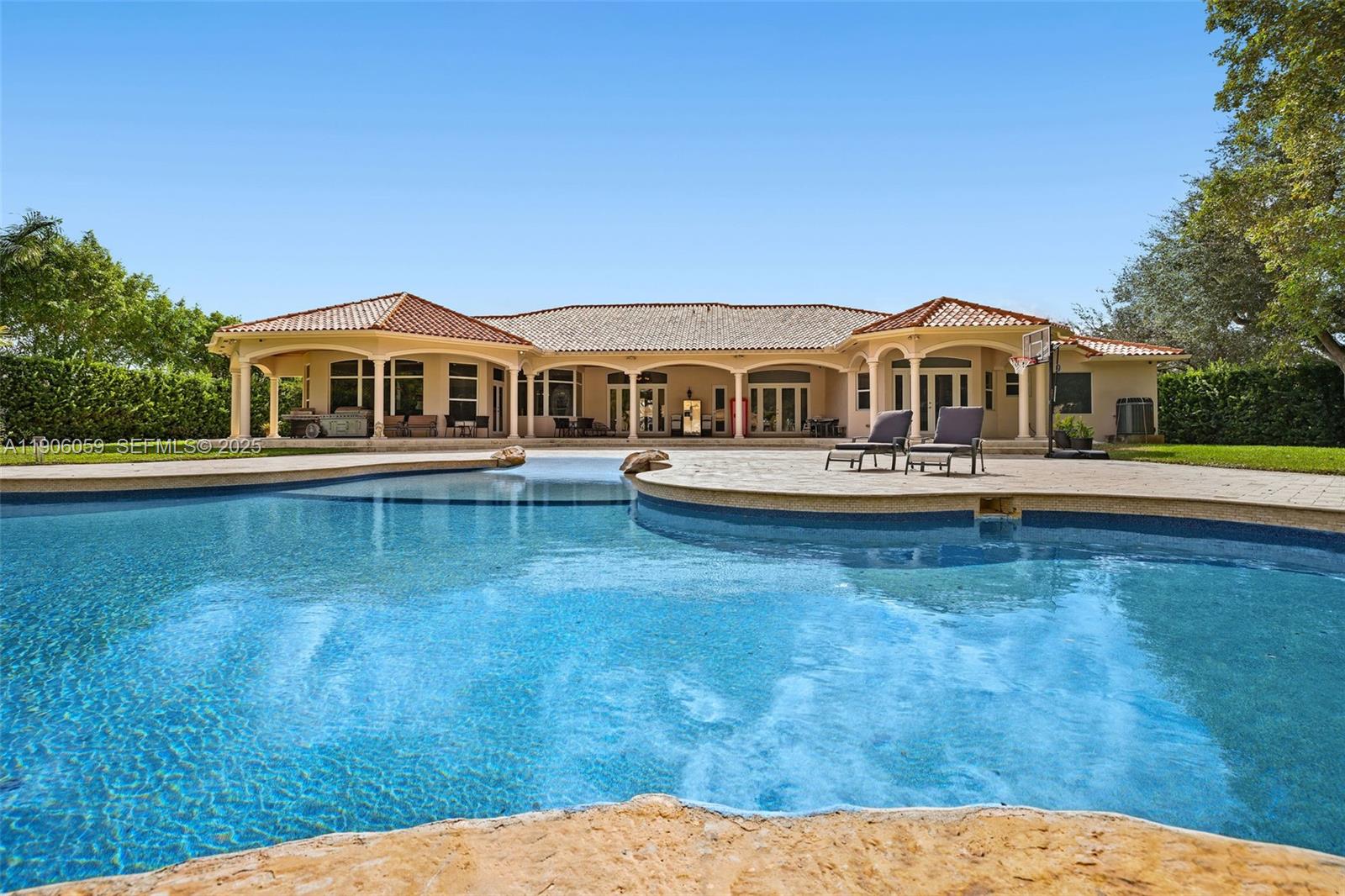 Miami, Florida, 33183, United States, 5 Bedrooms Bedrooms, ,5 BathroomsBathrooms,Residential,For Sale,1998373