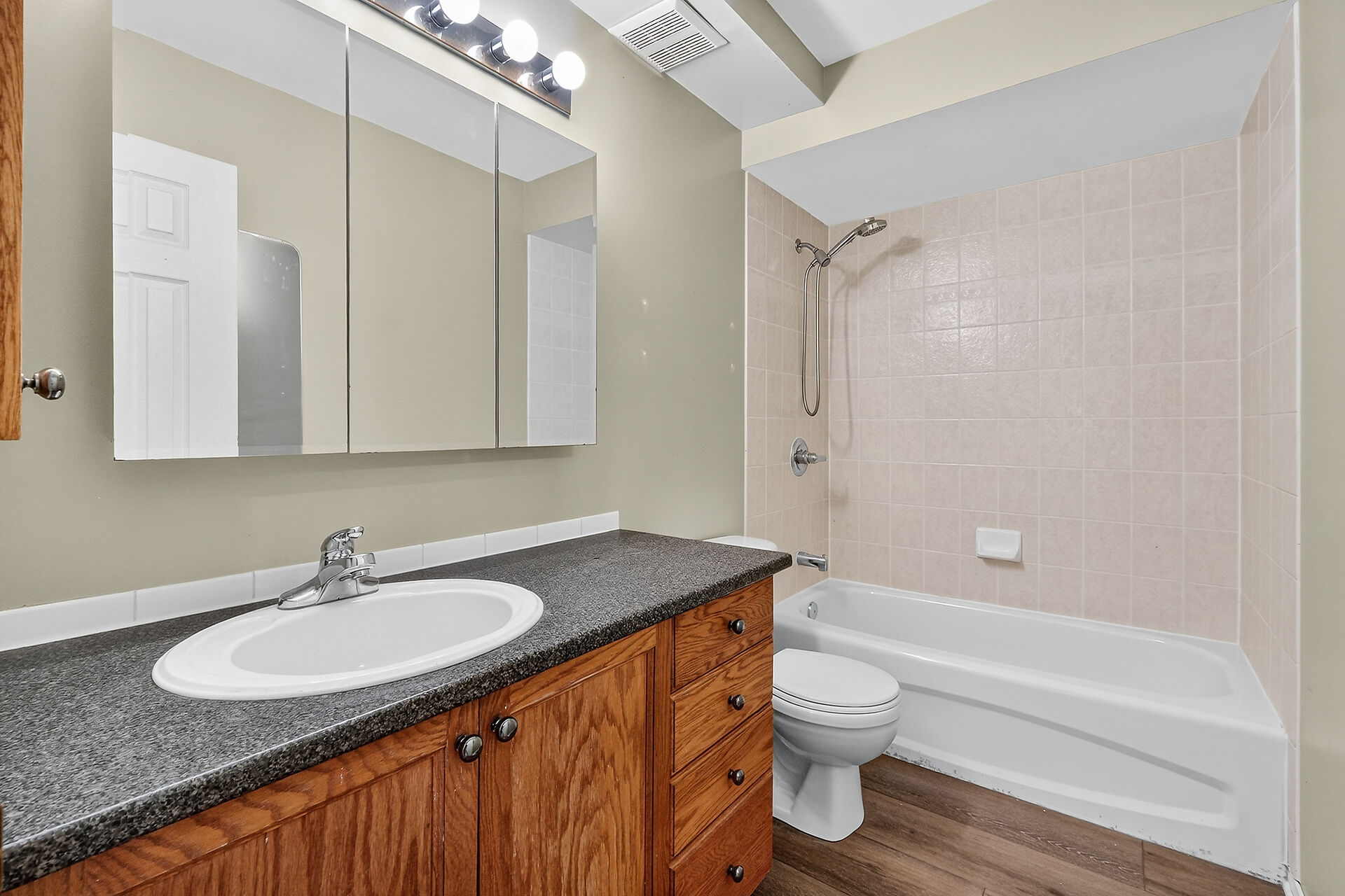 Ottawa, Ontario, K2W1E1, CA, 3 Bedrooms Bedrooms, ,3 BathroomsBathrooms,Residential,For Sale,1995671