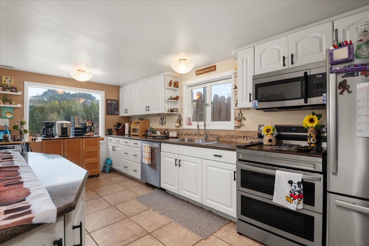 Metaline Falls, Washington, 99153, United States, 5 Bedrooms Bedrooms, ,3 BathroomsBathrooms,Residential,For Sale,1986087