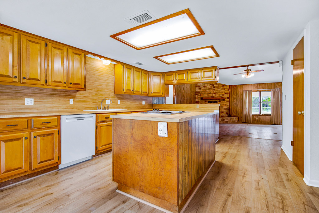 Cedar Creek, Texas, 78612, United States, 4 Bedrooms Bedrooms, ,3 BathroomsBathrooms,Residential,For Sale,1933208