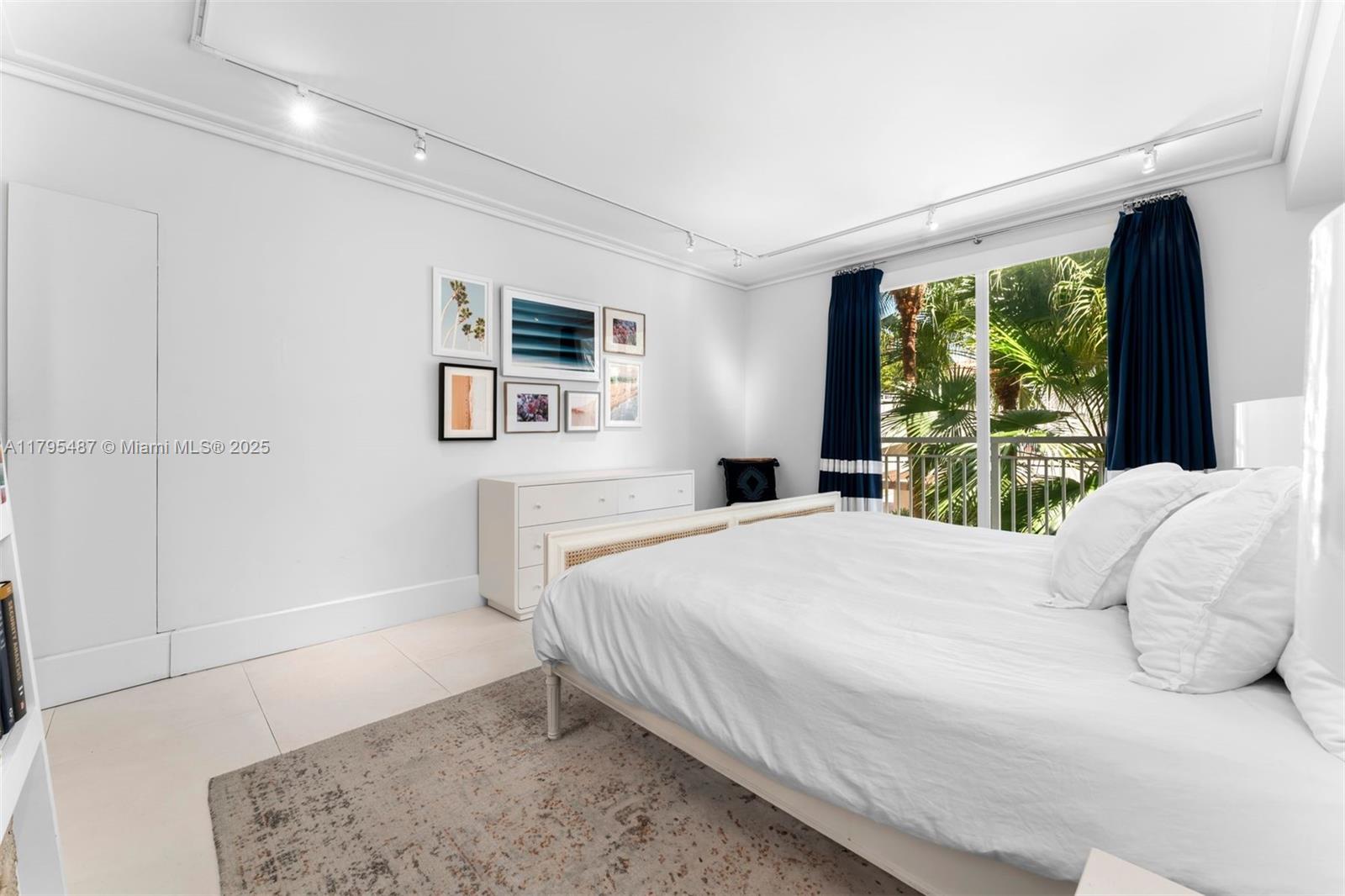 Miami Beach, Florida, 33139, United States, 3 Bedrooms Bedrooms, ,3 BathroomsBathrooms,Residential,For Sale,1794806