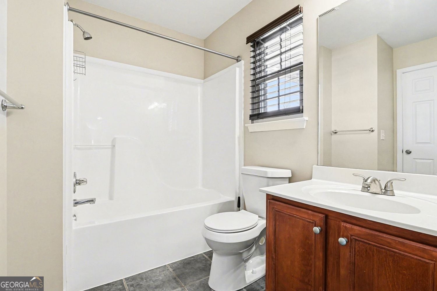 Cumming, Georgia, 30028, United States, 4 Bedrooms Bedrooms, ,4 BathroomsBathrooms,Residential,For Sale,2011406