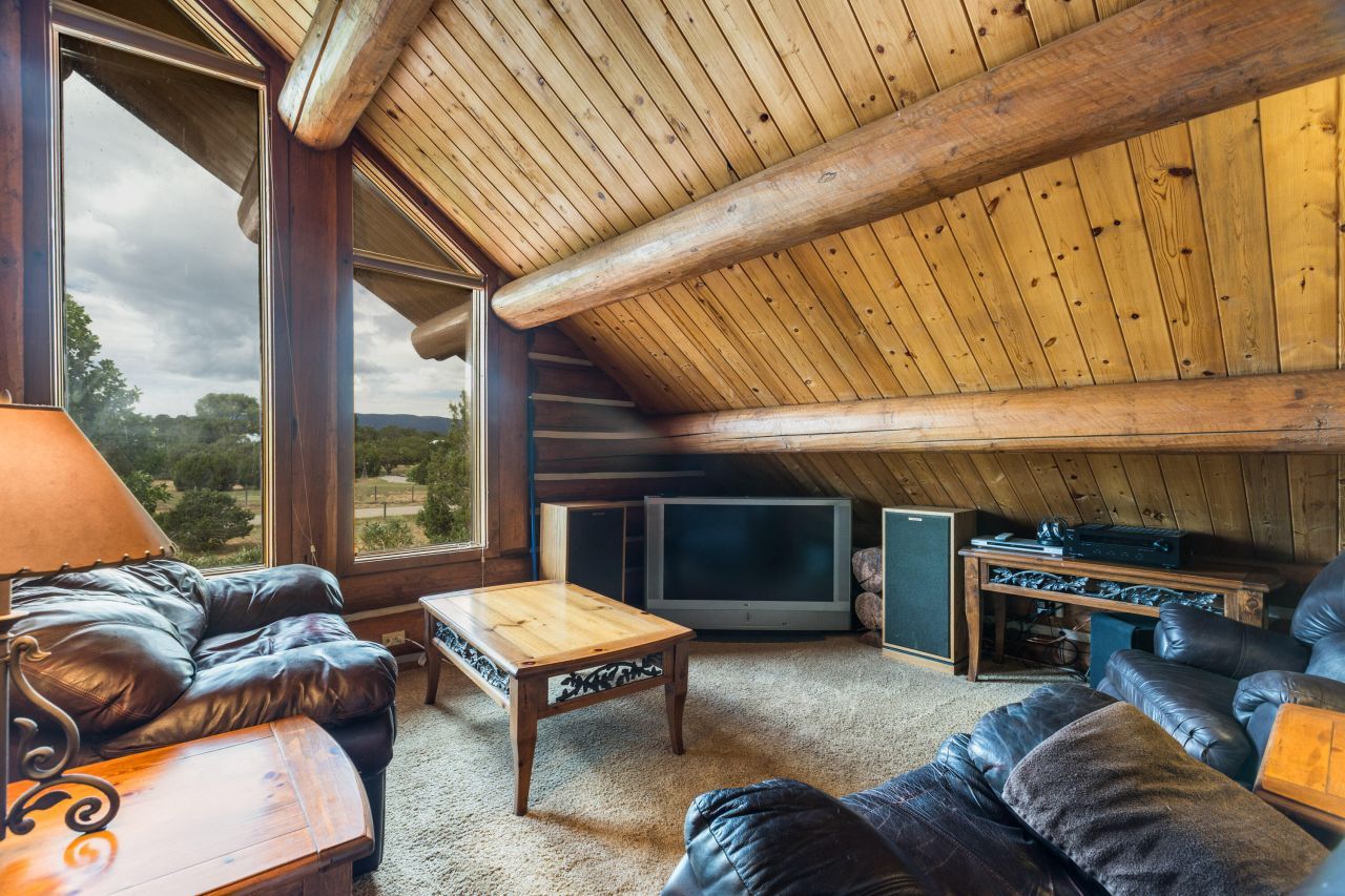 Tijeras, New Mexico, 87059, United States, 3 Bedrooms Bedrooms, ,2 BathroomsBathrooms,Residential,For Sale,1942288