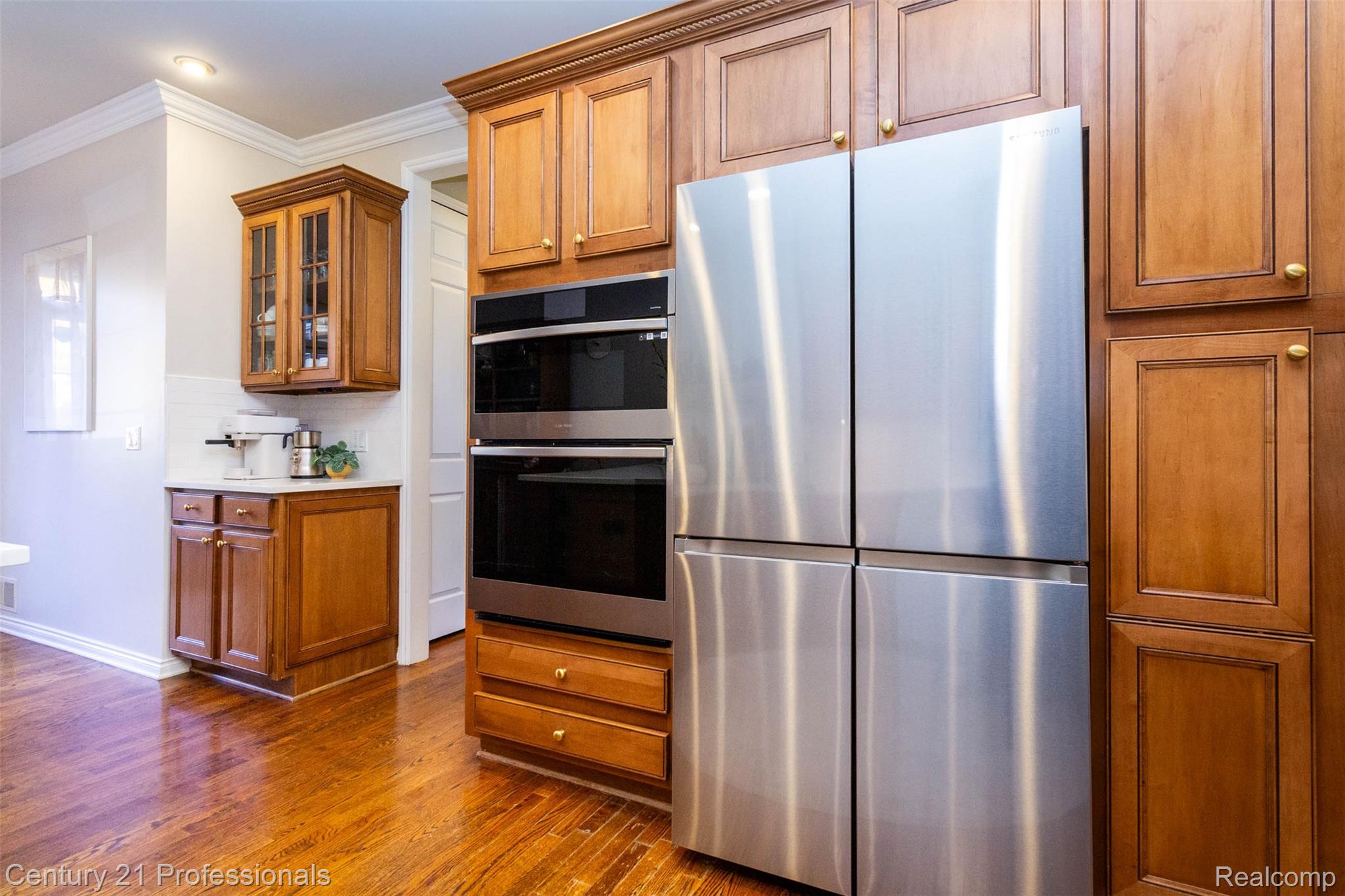 Troy, Michigan, 48098, United States, 2 Bedrooms Bedrooms, ,3 BathroomsBathrooms,Residential,For Sale,1979422