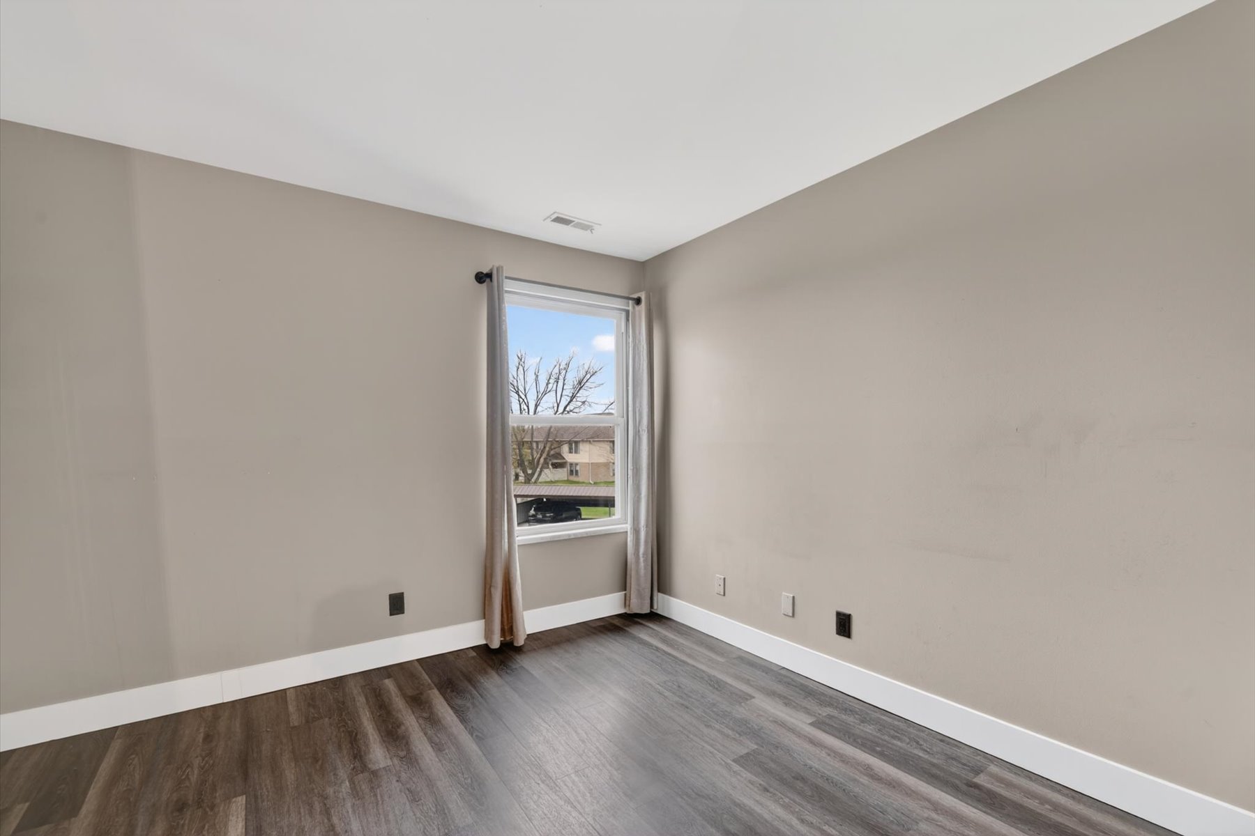  South Lyon - 物件實景