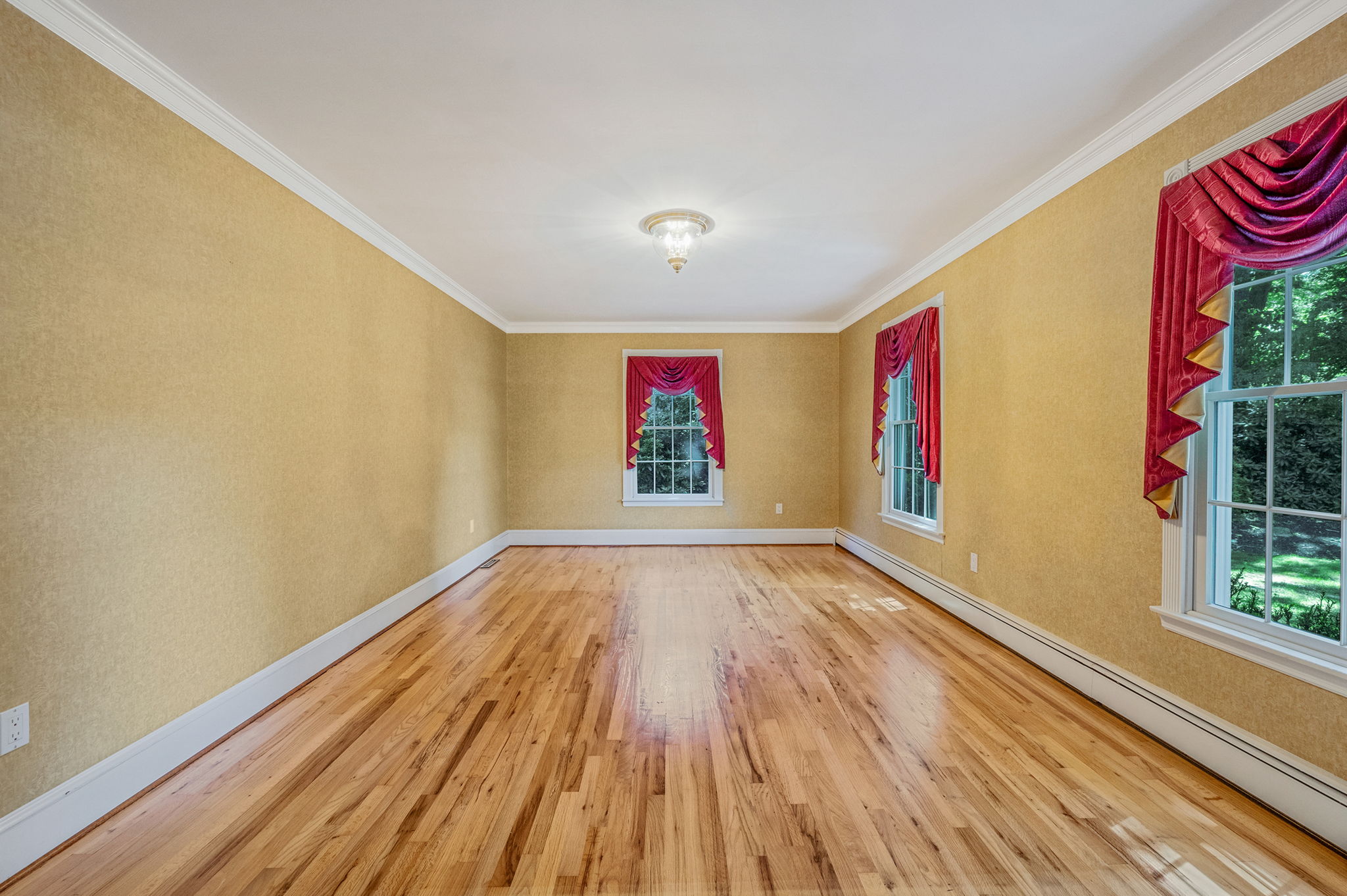 Mount Sinai, New York, 11766, United States, 4 Bedrooms Bedrooms, ,3 BathroomsBathrooms,Residential,For Sale,1924395
