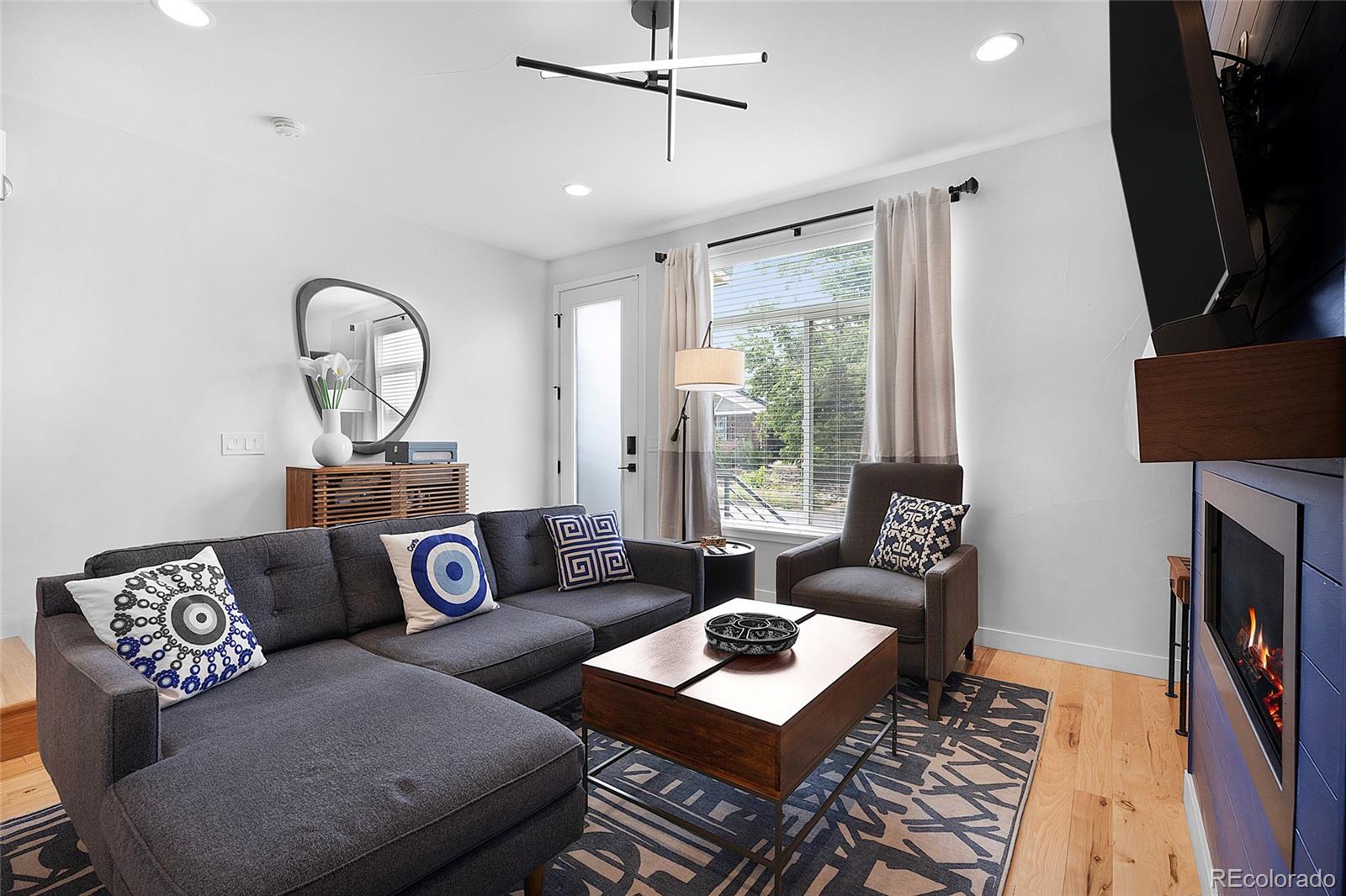 Denver, Colorado, 80211, United States, 3 Bedrooms Bedrooms, ,2 BathroomsBathrooms,Residential,For Sale,1925387