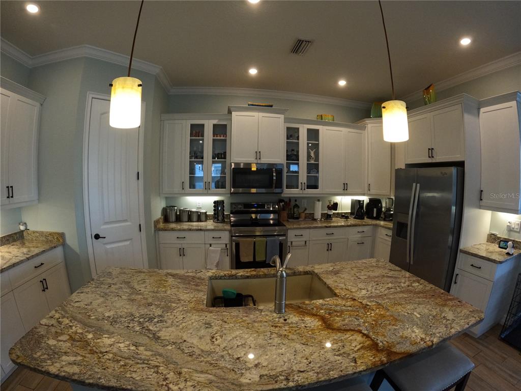 Sarasota, Florida, 34243, United States, 4 Bedrooms Bedrooms, ,3 BathroomsBathrooms,Residential,For Sale,1874918