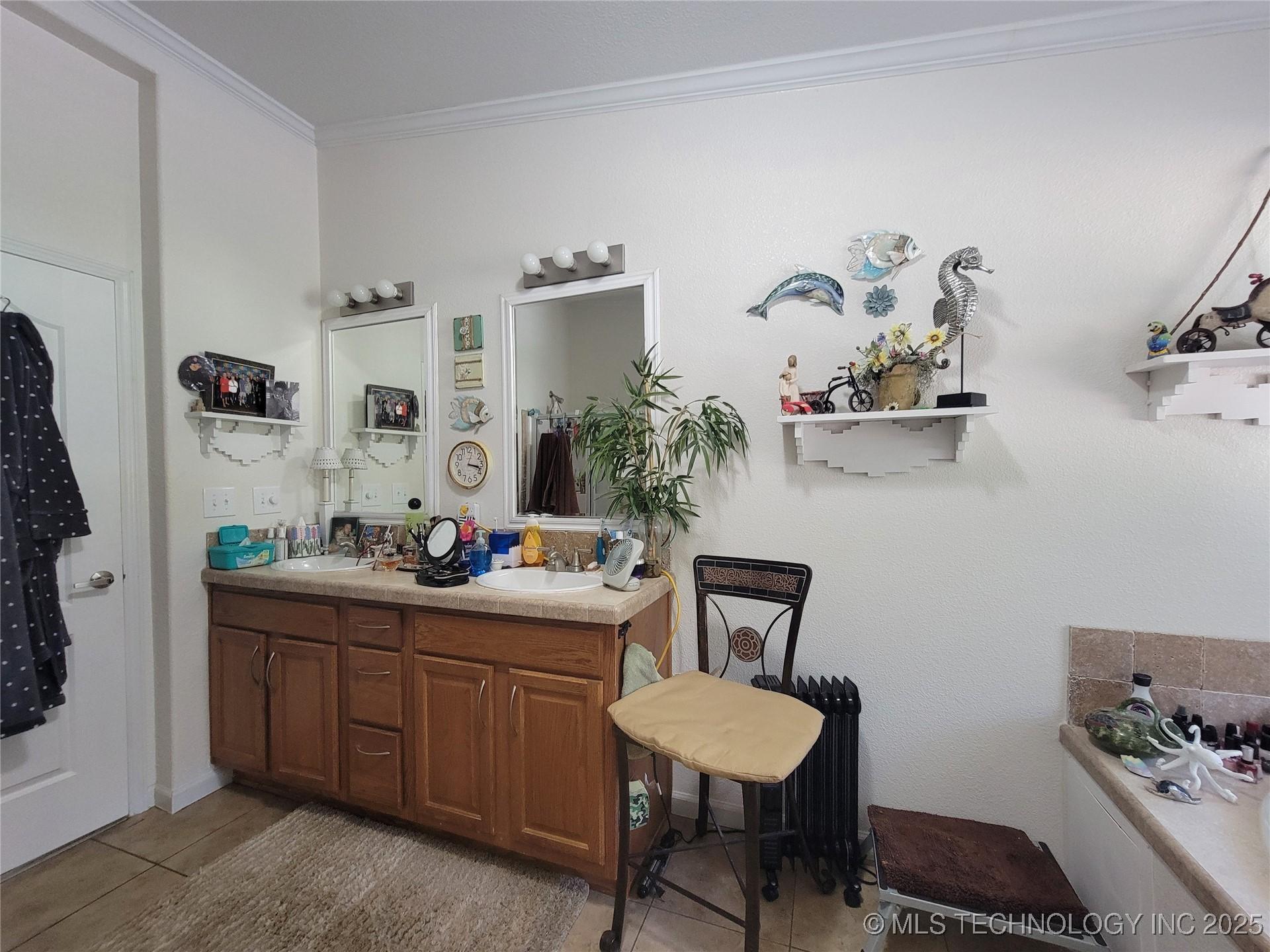 Gans, Oklahoma, 74936, United States, 4 Bedrooms Bedrooms, ,3 BathroomsBathrooms,Residential,For Sale,1981640