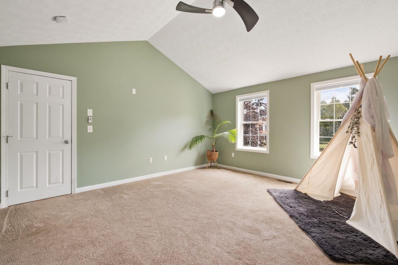 Hudson, New Hampshire, 03051, United States, 3 Bedrooms Bedrooms, ,2 BathroomsBathrooms,Residential,For Sale,1940270