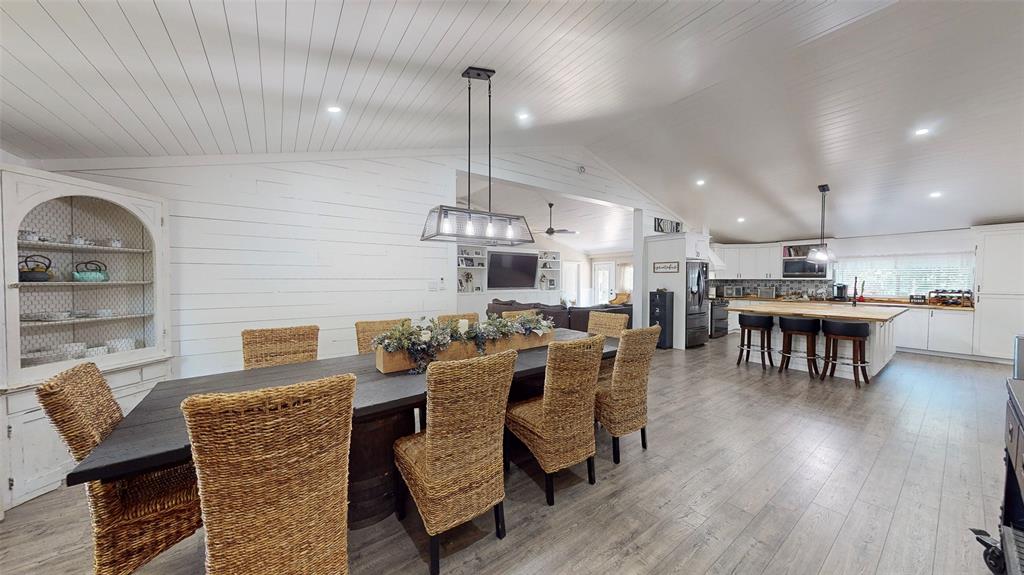 Emory, Texas, 75440, United States, 5 Bedrooms Bedrooms, ,3 BathroomsBathrooms,Residential,For Sale,1708267