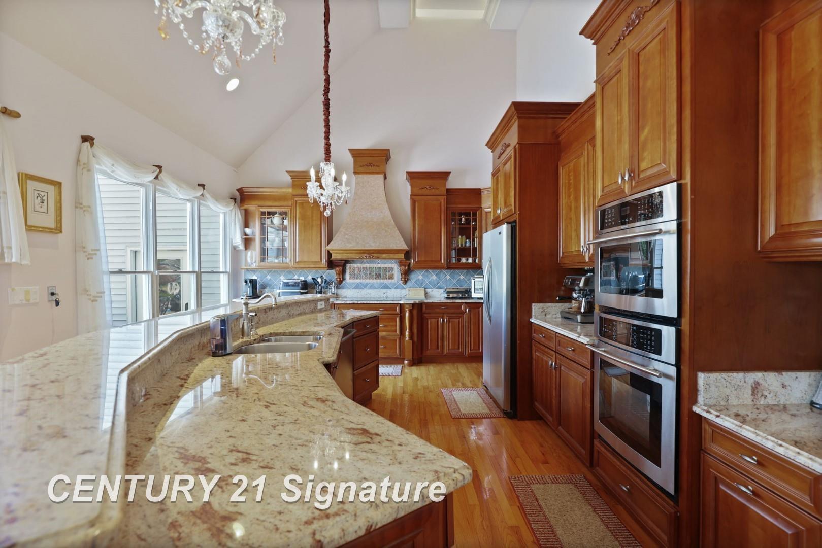 Saginaw, Michigan, 48609, United States, 4 Bedrooms Bedrooms, ,7 BathroomsBathrooms,Residential,For Sale,1980528