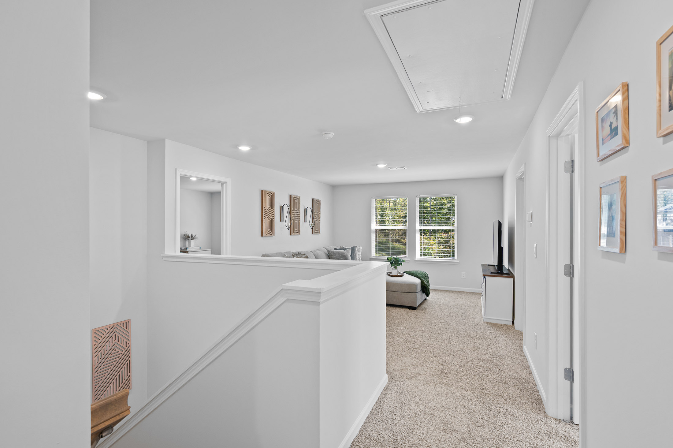  Move-In-Ready Living with a Home Office and Media Loft - 物件實景