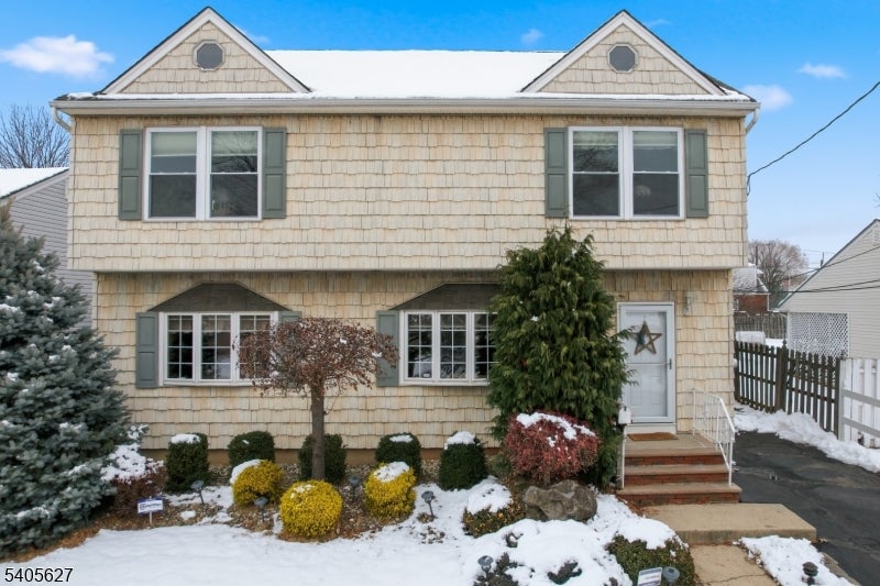 Carteret Boro, New Jersey, 07008, United States, 4 Bedrooms Bedrooms, ,3 BathroomsBathrooms,Residential,For Sale,2009745