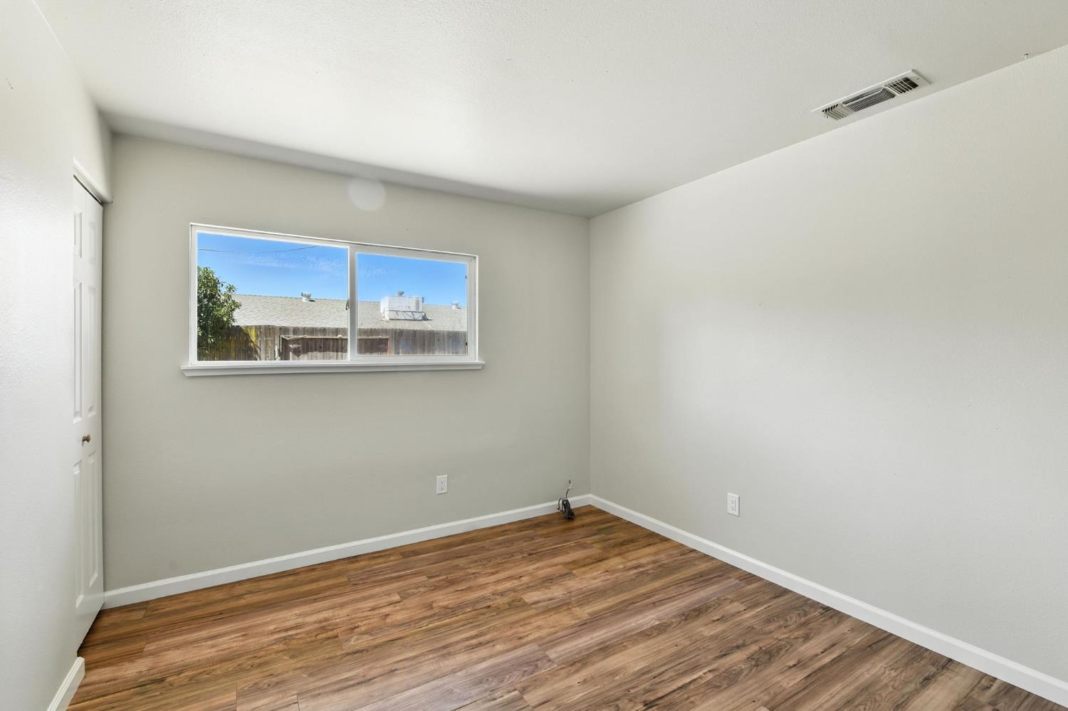 Roseville, California, 95678, United States, 4 Bedrooms Bedrooms, ,2 BathroomsBathrooms,Residential,For Sale,1891756
