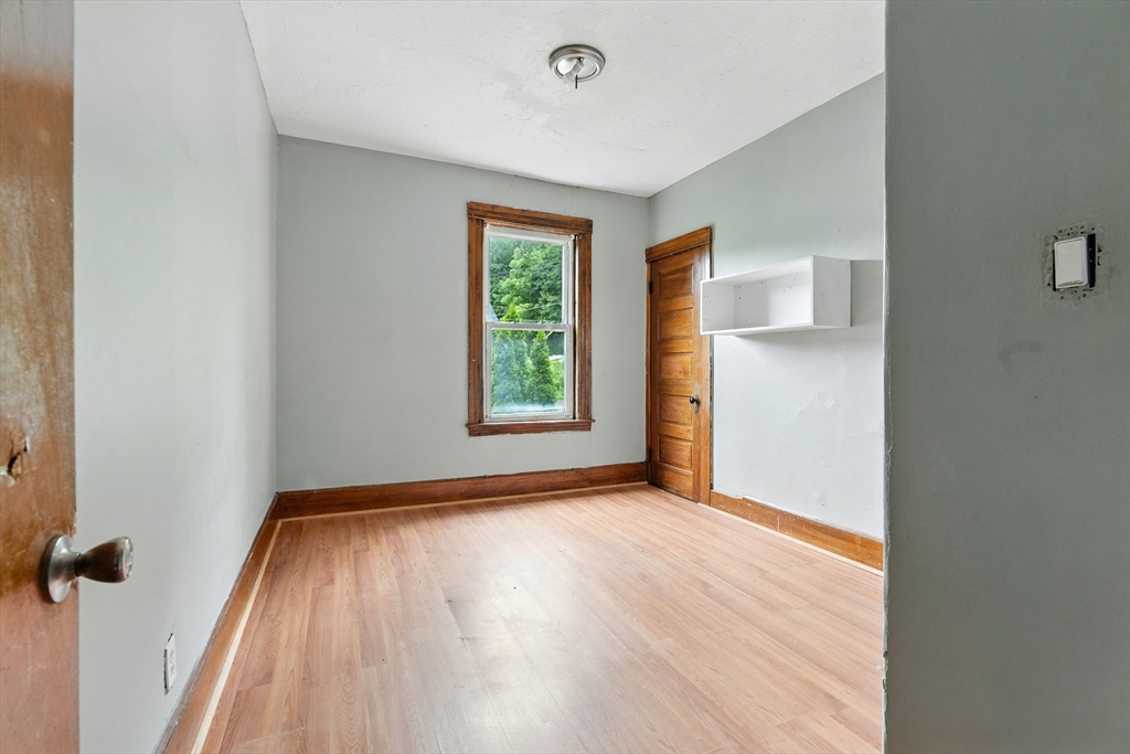 Worcester, Massachusetts, 01603, United States, 9 Bedrooms Bedrooms, ,3 BathroomsBathrooms,Residential,For Sale,1927945