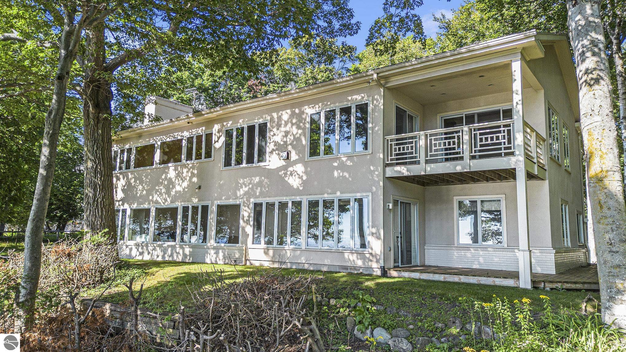 Frankfort, Michigan, 49635-9746, United States, 7 Bedrooms Bedrooms, ,5 BathroomsBathrooms,Residential,For Sale,1975140