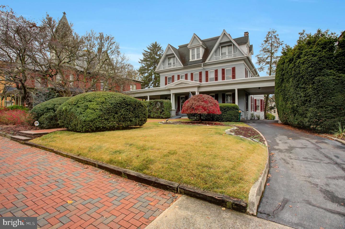 144 W Main Street, Waynesboro, Pennsylvania, 17268, United States, 7 Bedrooms Bedrooms, ,4 BathroomsBathrooms,Residential,For Sale,144 W Main Street,1662574