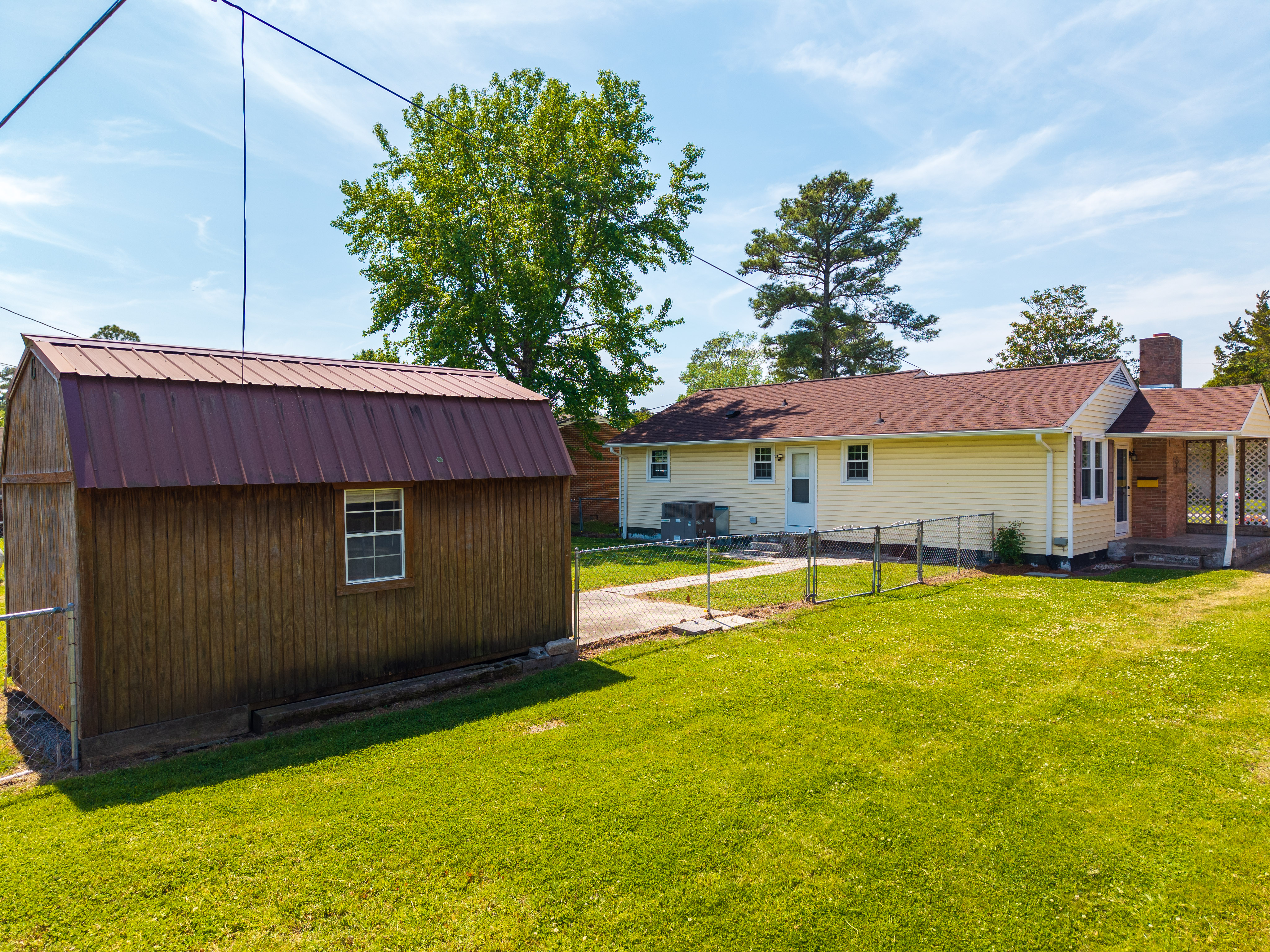  906 Stratford Rd - 物件實景