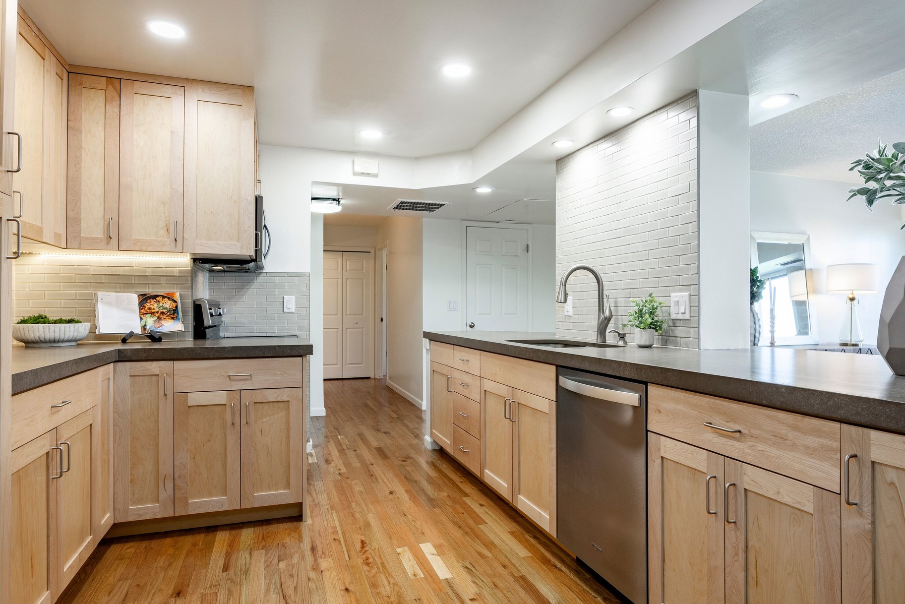 Spacious Canyon Crest Condo with Sweeping Valley Views - 物件實景