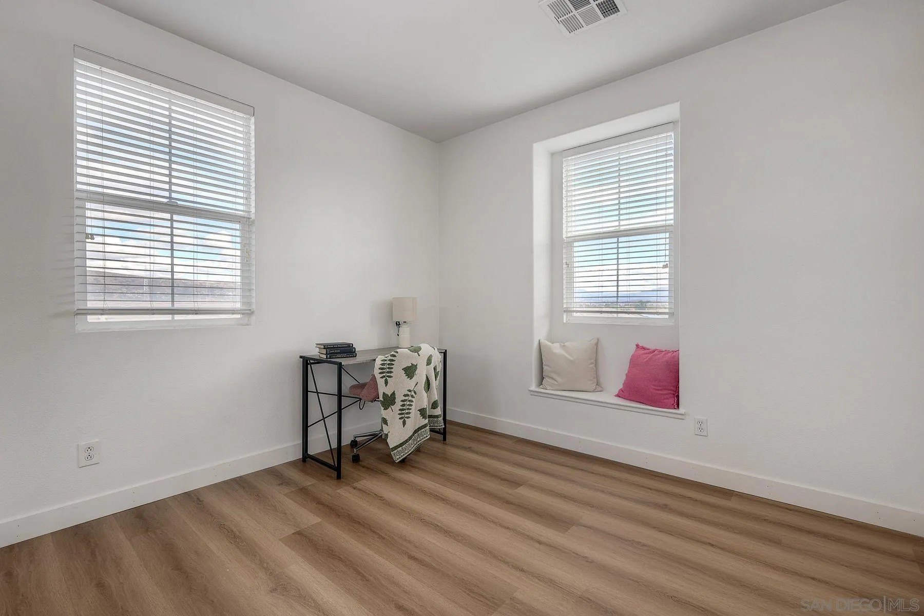 San Diego, California, 92071, United States, 2 Bedrooms Bedrooms, ,3 BathroomsBathrooms,Residential,For Sale,1997470