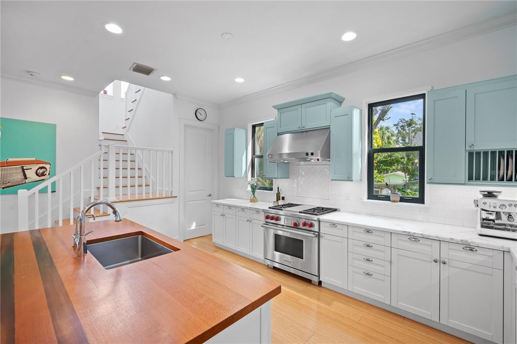 Sarasota, Florida, 34236, United States, 4 Bedrooms Bedrooms, ,4 BathroomsBathrooms,Residential,For Sale,1992105