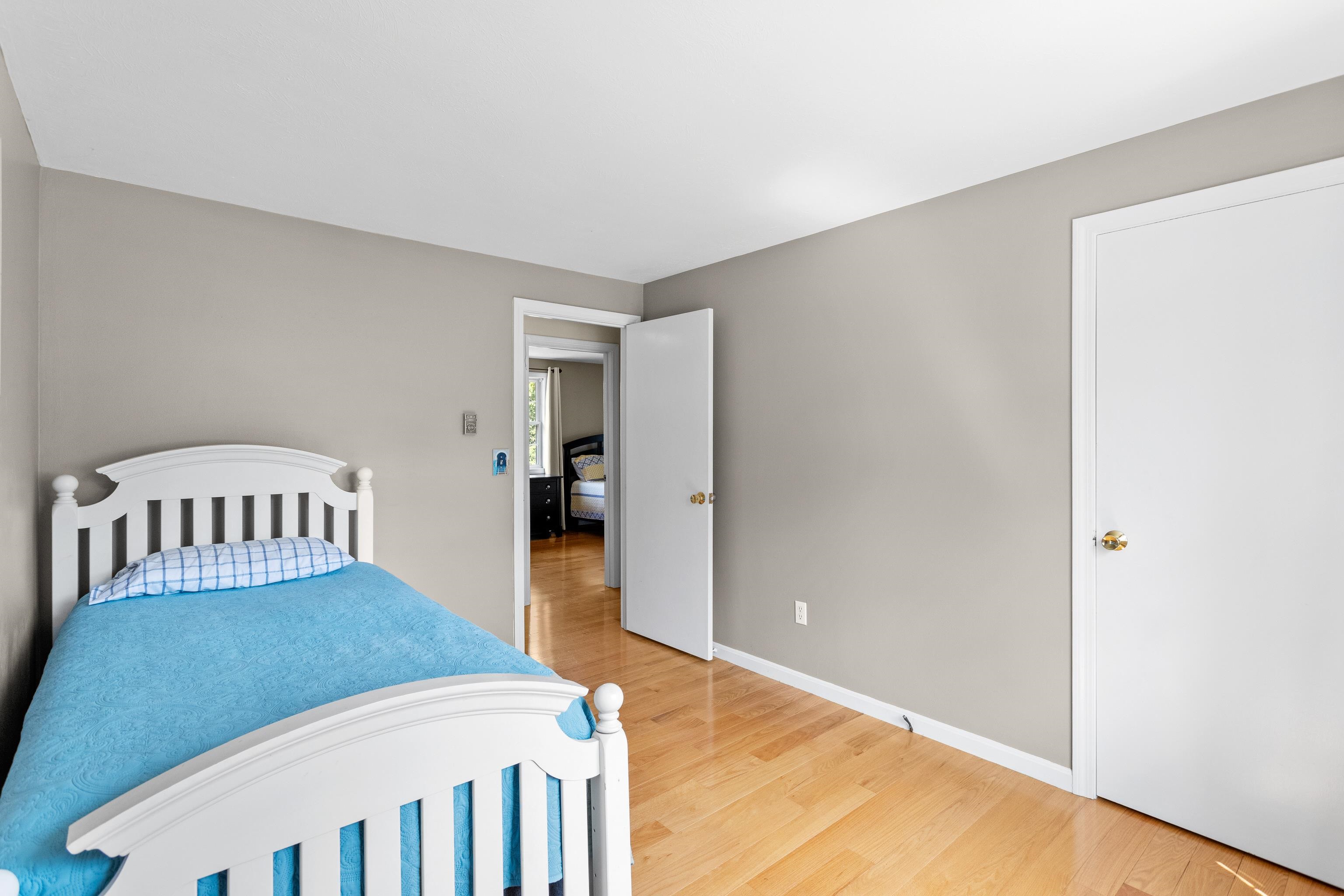 Pelham, New Hampshire, 03076, United States, 4 Bedrooms Bedrooms, ,3 BathroomsBathrooms,Residential,For Sale,1937373