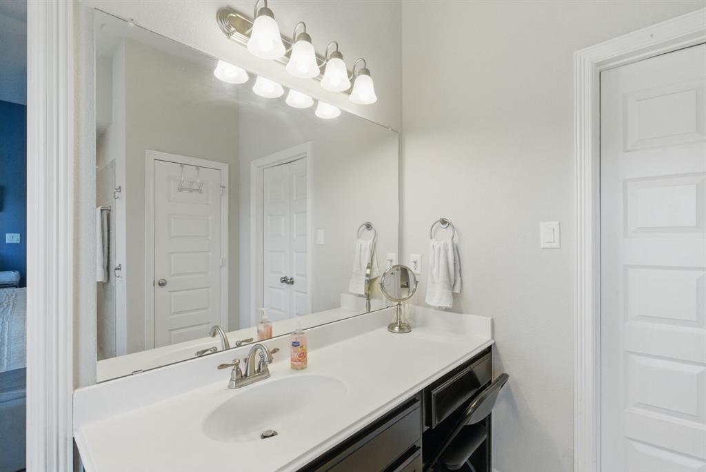 Weatherford, Texas, 76087, United States, 3 Bedrooms Bedrooms, ,3 BathroomsBathrooms,Residential,For Sale,1929986