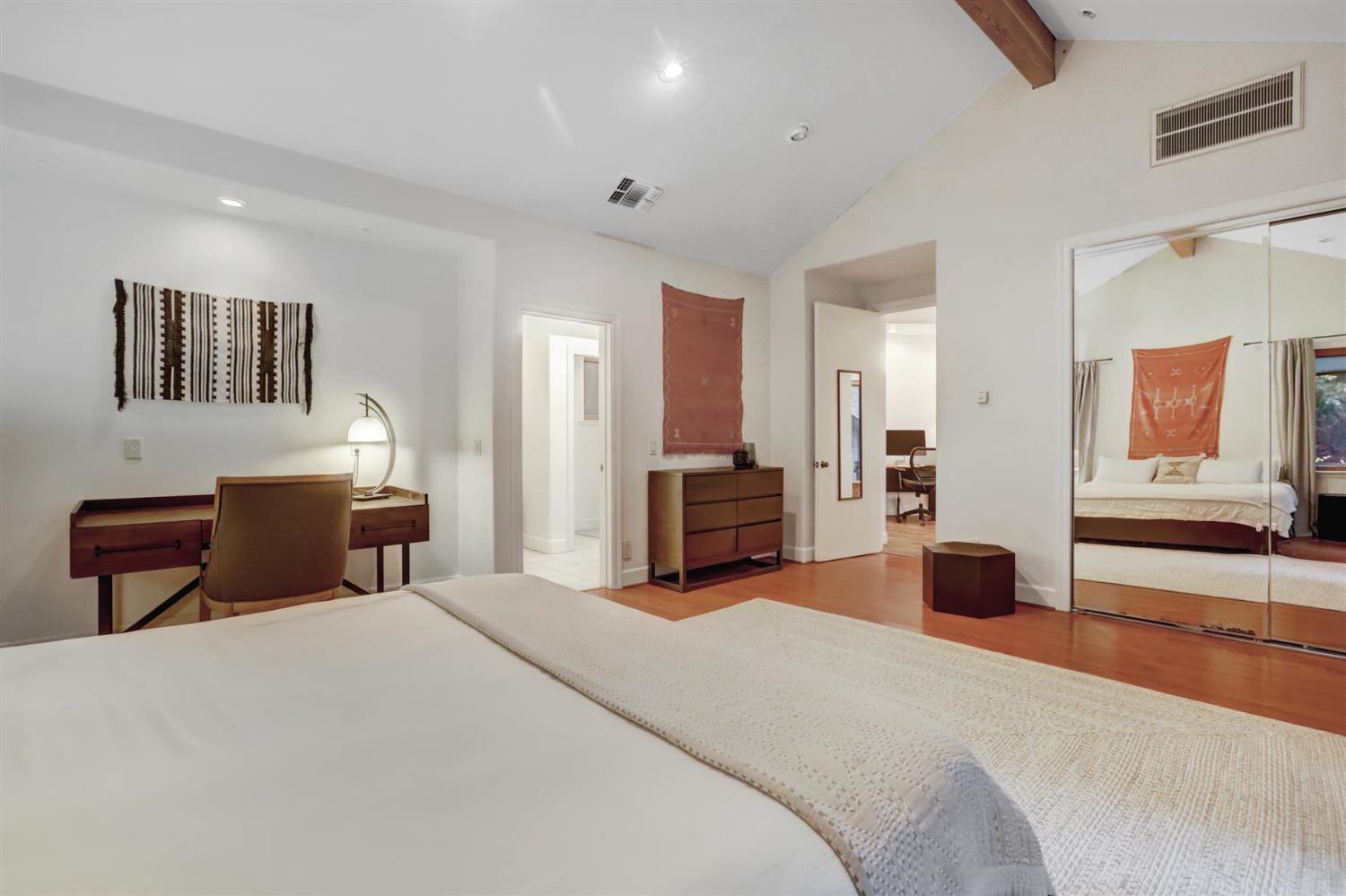 Nevada City, California, 95959, United States, 6 Bedrooms Bedrooms, ,5 BathroomsBathrooms,Residential,For Sale,1997761